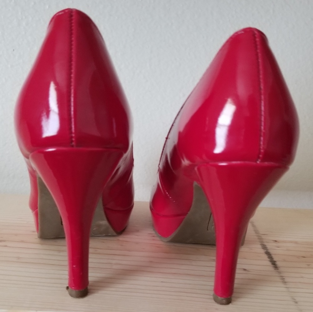 Pumps - Picture 4 of 7